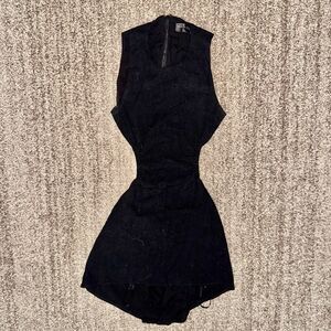 White Fox Women's Sleeveless Zip Back Cocktail Mini Dress in Black XS